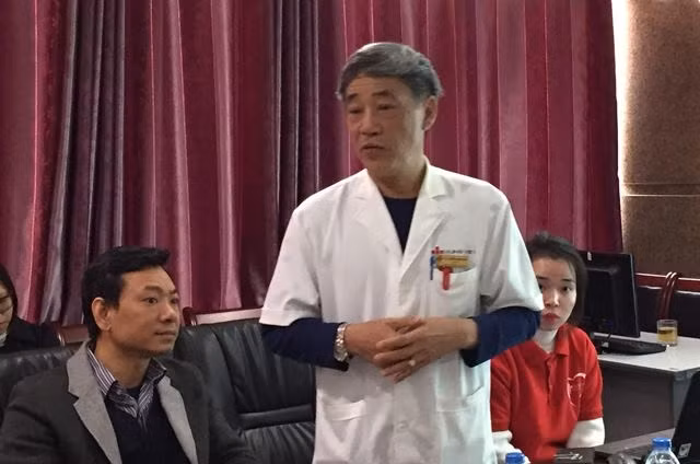 TS.BS Hoàng Đình Chân, Giám đốc chuyên môn Bệnh viện Ung bướu Hưng Việt chia sẻ về chương trình roadshow. 