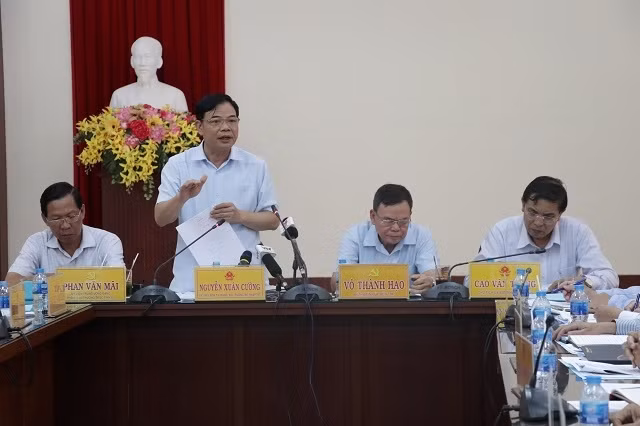 Bộ trưởng Bộ NN&PTNT làm việc tại tỉnh Bến Tre.
