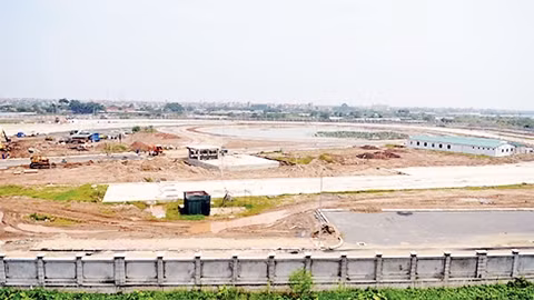 Suốt ba năm qua, chỉ có nhà ga trung tâm, nhà điều hành, sửa chữa... ở khu đề-pô (Nhổn) được xây dựng trên khu vực rộng 15 ha.