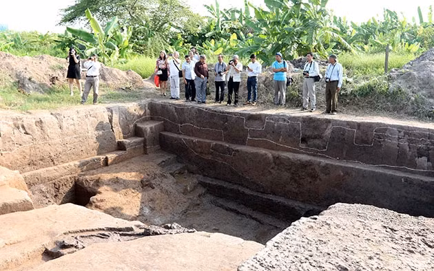 Hố khai quật ở Vườn Chuối.