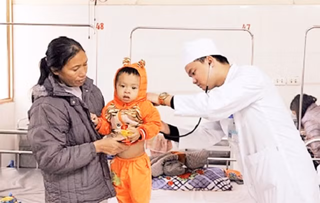 Thời điểm này, các phòng bệnh tại Bệnh viện Nhi Trung ương luôn bảo đảm nhiệt độ đủ ấm cho bệnh nhi.