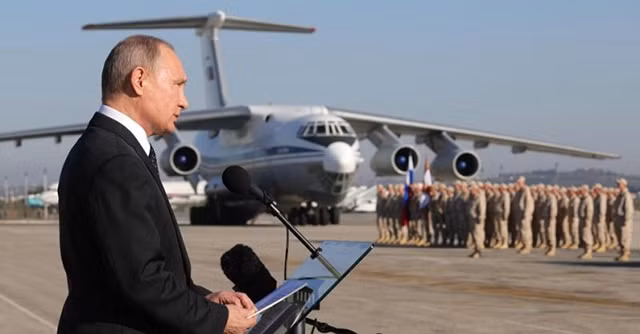 Tổng thống Nga thăm căn cứ quân sự Hmeymim ở Syria.