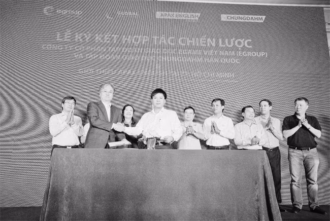 Lễ ký hợp tác chiến lược giữa Công ty cổ phần Tập đoàn Giáo dục EGAME Việt Nam (EGROUP) và Tập đoàn Giáo dục CHUNGDAHM Hàn Quốc.