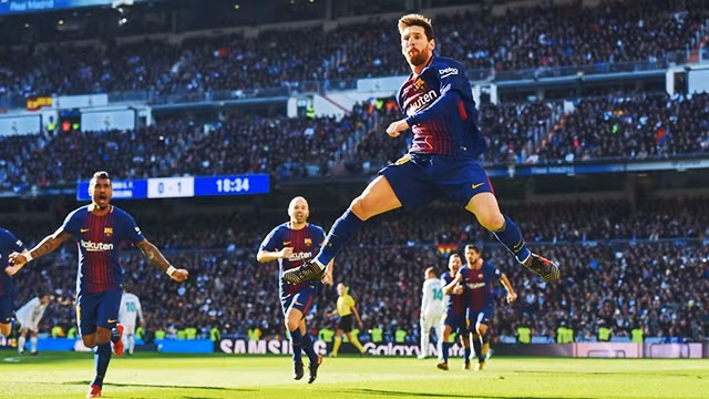 Bay cao ở El Clasico, Barca không còn đối thủ tại La Liga dù mới qua nửa mùa giải.