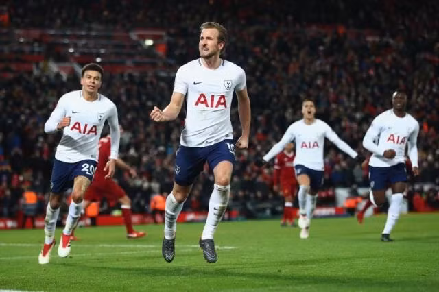 H. Kane (giữa) được kỳ vọng sẽ ghi bàn cho Tottenham trong trận gặp Arsenal.