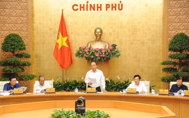 Thủ tướng Nguyễn Xuân Phúc chủ trì buổi làm việc với Ủy ban Quản lý vốn nhà nước tại doanh nghiệp, sáng 17-7.