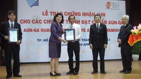 ĐH Quốc gia TP Hồ Chí Minh: Bảy chương trình đạt chuẩn Đông - Nam Á