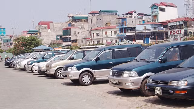 Bao giờ hết những bãi để xe không phép?