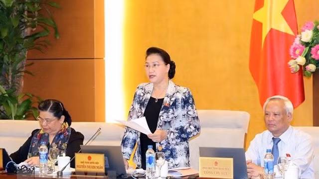 Chủ tịch Quốc hội Nguyễn Thị Kim Ngân chủ trì và phát biểu khai mạc Phiên họp thứ 25 của Ủy ban Thường vụ Quốc hội khóa XIV. Ảnh: TRỌNG ĐỨC/TTXVN