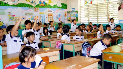 Nhiều chuyên gia cho rằng không nên tổ chức lớp chọn ở cấp Tiểu học và THCS, nhưng có thể tổ chức lớp chuyên ở cấp THPT.