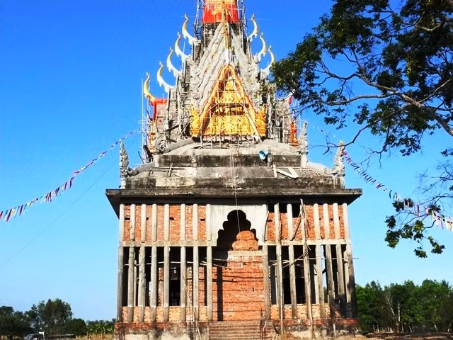 Chánh điện chùa Cao Dân đang giai đoạn hoàn thành nhờ hỗ trợ của Nhà nước và đóng góp của phật tử.