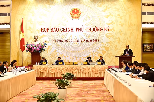 Kết quả rà soát lại hồ sơ ứng viên GS, PGS đã làm “nóng” buổi họp báo Chính phủ thường kỳ tháng 2 năm 2018. Ảnh: NHẬT BẮC