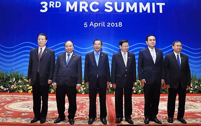 Thủ tướng Nguyễn Xuân Phúc và các đại biểu tại hội nghị. Ảnh: THỐNG NHẤT (TTXVN)