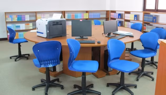 Việc mua sắm thiết bị dạy và học cần được siết chặt để tránh lãng phí. (Ảnh minh họa)