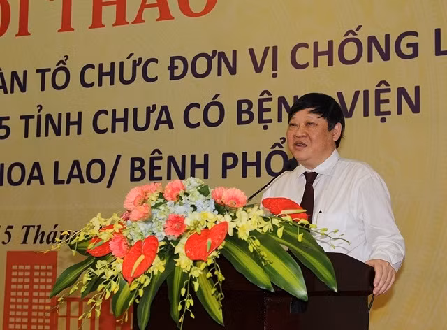 GS, TS Nguyễn Viết Tiến, Thứ trưởng Y tế phát biểu chỉ đạo tại hội thảo.