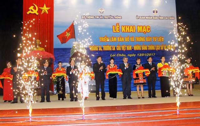 Quang cảnh Lễ khai mạc.