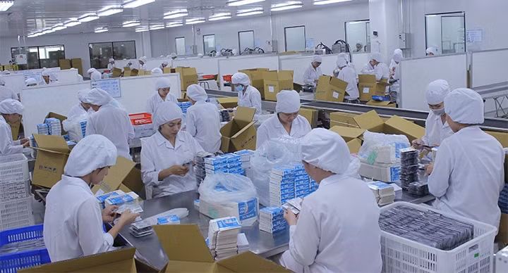 Dây chuyền sản xuất của Công ty TNHH MTV Dược phẩm Hậu Giang, Khu công nghiệp Tân Phú Thạnh, huyện Châu Thành A (Hậu Giang).