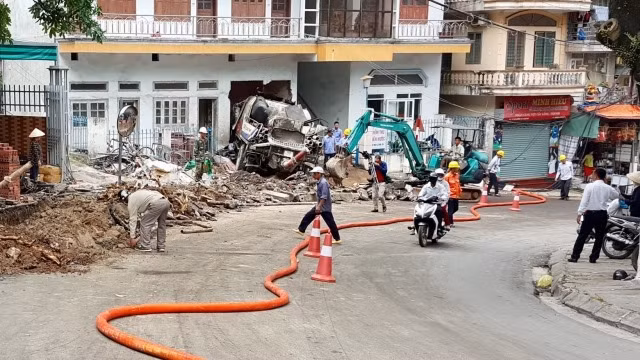 Khắc phục sự cố do tai nạn, cấp điện trở lại cho đảo Cát Bà.