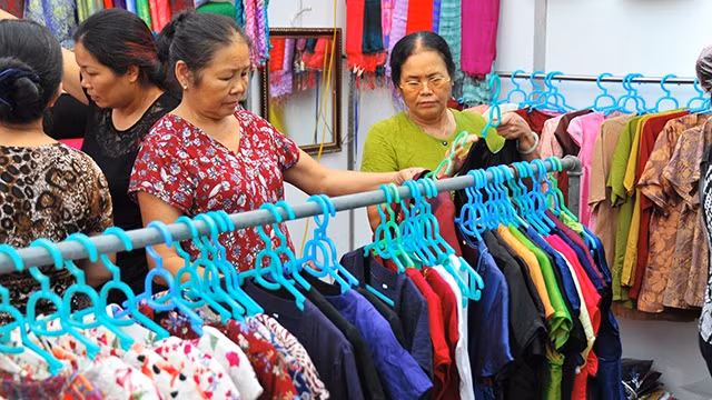 Nhiều hộ kinh doanh cá thể không muốn chuyển sang mô hình doanh nghiệp.
