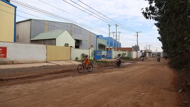 Nhiều nhà xưởng công nghiệp đã được xây dựng trái phép tại khu vực quy hoạch Cụm công nghiệp Phước Tân, TP Biên Hòa, tỉnh Đồng Nai.