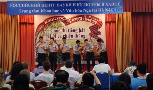 Màn trình diễn của các sinh viên Học viện Phòng không không quân.