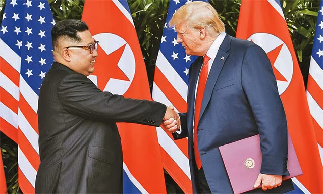 Cuộc gặp lịch sử giữa nhà lãnh đạo Triều Tiên Kim Jong-un và Tổng thống Mỹ Donald Trump tại Singapore.