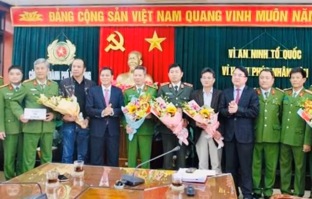 Lãnh đạo thành phố Hải Phòng biểu dương, khen thưởng ban chuyên án.
