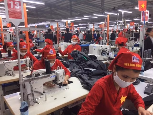 Dây chuyền may veston cao cấp.