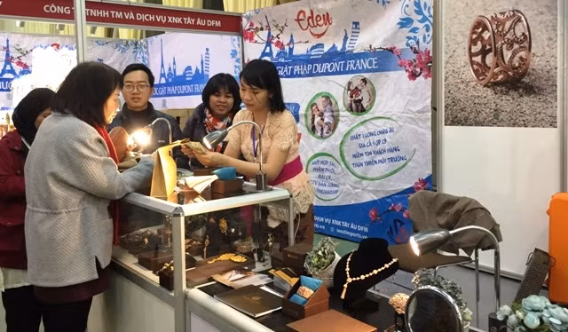 Gian hàng trang sức của Indonesia tại Hội chợ.
