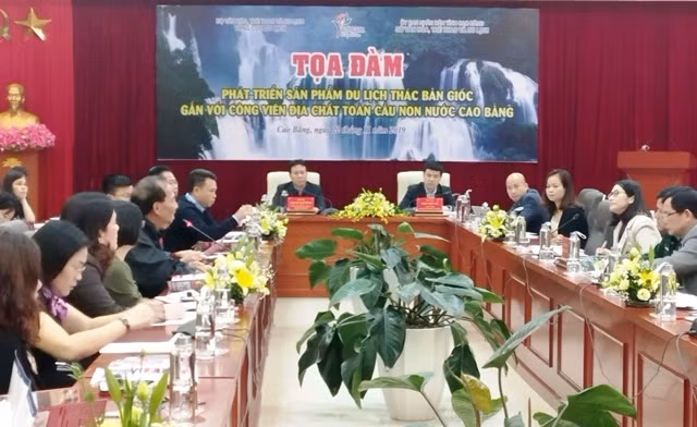 Khai thác tiềm năng du lịch non nước Cao Bằng