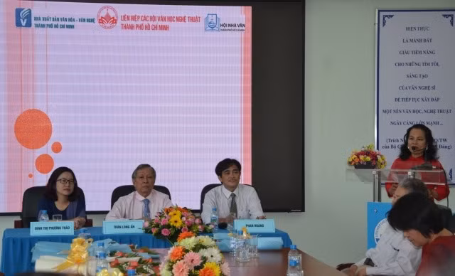 Buổi giới thiệu bộ sách về đề tài Xuân Mậu Thân 1968, sáng 1-3.