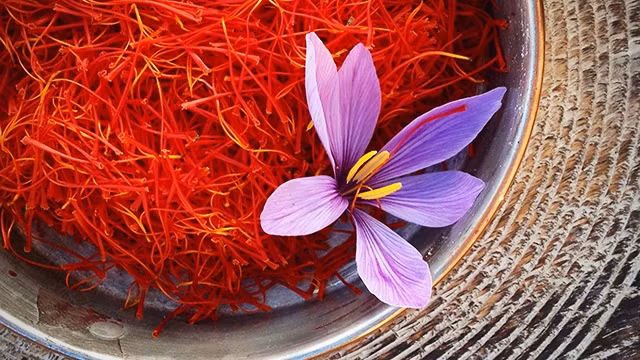 “Cơn sốt” quà tặng “vàng đỏ”