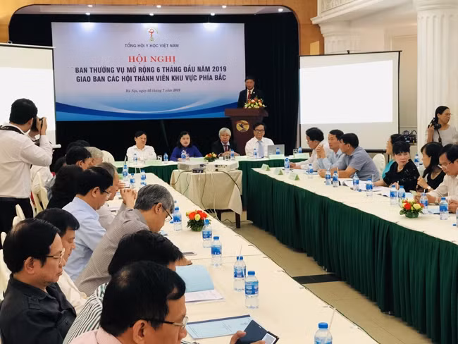 Tổng hội Y học Việt Nam hưởng ứng phong trào chung tay giải quyết ô nhiễm môi trường do rác thải nhựa