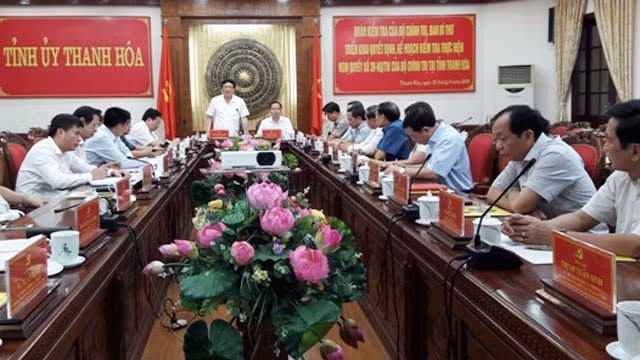 Đồng chí Nguyễn Hòa Bình phát biểu tại buổi làm việc với lãnh đạo tỉnh Thanh Hóa.