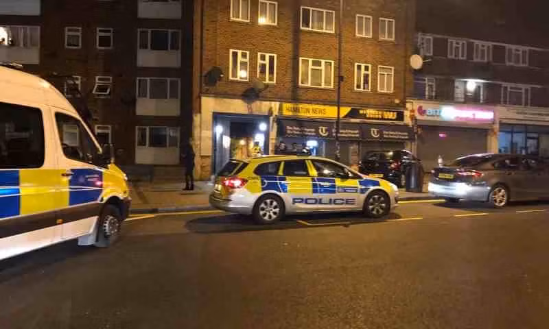 Cảnh sát có mặt tại hiện trường vụ xả súng tại ngoại ô London. (Ảnh: PA)