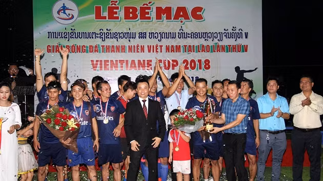 Phút đăng quang vô địch Giải bóng đá thanh niên Việt Nam tại Lào lần thứ 5 của đội FC CC55.