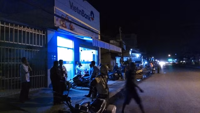 Đến 19 giờ ngày 13-9, hiện trường vẫn được phong tỏa để phục vụ điều tra.