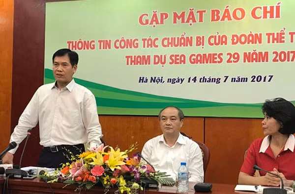 Ông Trần Đức Phấn, Phó Tổng cục trưởng Tổng cục TDTT, Trưởng đoàn TTVN tại SEA Games 29 phát biểu tại buổi họp báo.