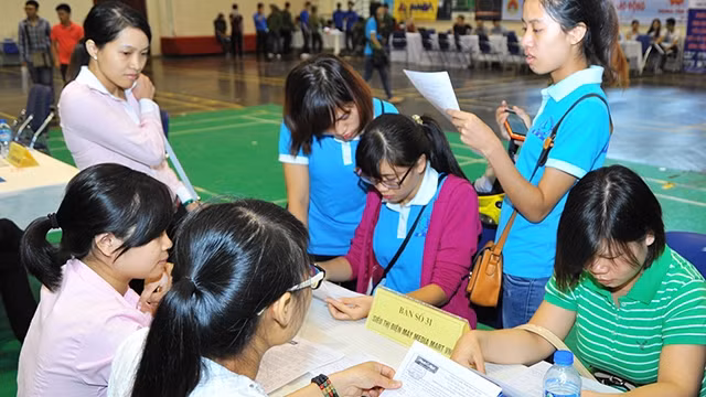 Cuối năm, nhu cầu tuyển dụng lao động trên địa bàn thành phố Hà Nội tăng khoảng 10 -15%. Ảnh: HẢI NAM
