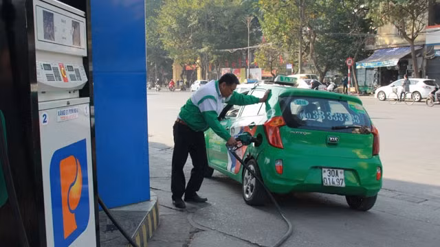 Giảm thuế trợ sức xăng E5
