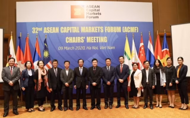 Các thành viên dự họp ACMF chụp ảnh lưu niệm.