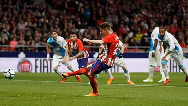 Kevin Gameiro ghi bàn từ chấm phạt đền, giúp Atletico Madrid đánh bại Deportivo 1-0 trên sân nhà Wanda Metropolitano.