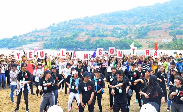 Sinh viên Đà Nẵng chung tay vì một Sơn Trà xanh.