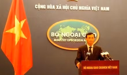 Người phát ngôn Lương Thanh Nghị tại buổi họp báo thường kỳ chiều 9-8 tại Hà Nội