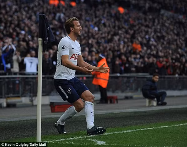 Harry Kane khép lại năm 2017 thành công với 56 bàn thắng chỉ sau 52 trận. (Ảnh: Daily Mail)