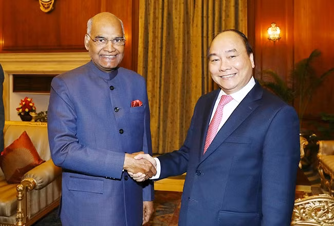 Thủ tướng Nguyễn Xuân Phúc hội kiến với Tổng thống Cộng hòa Ấn Độ R.Cô-vin. Ảnh: THỐNG NHẤT (TTXVN)