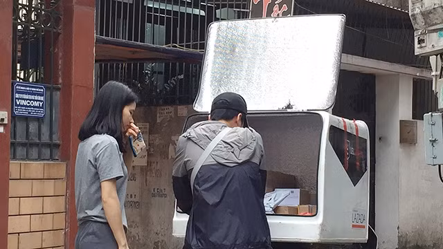 Bi hài mua đồ online!