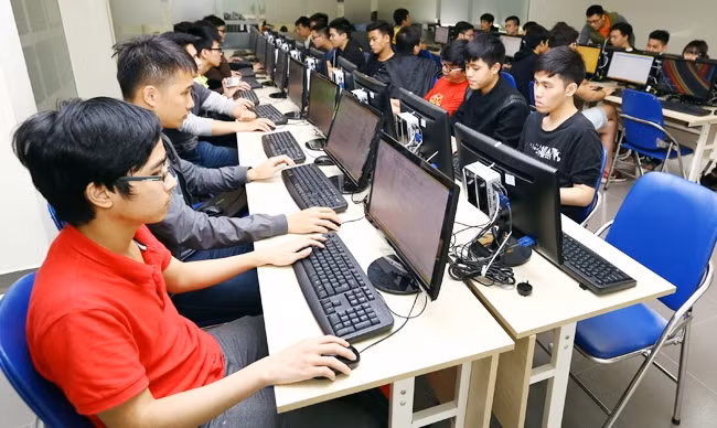Đào tạo nguồn nhân lực công nghệ thông tin tại Trường đại học FPT.