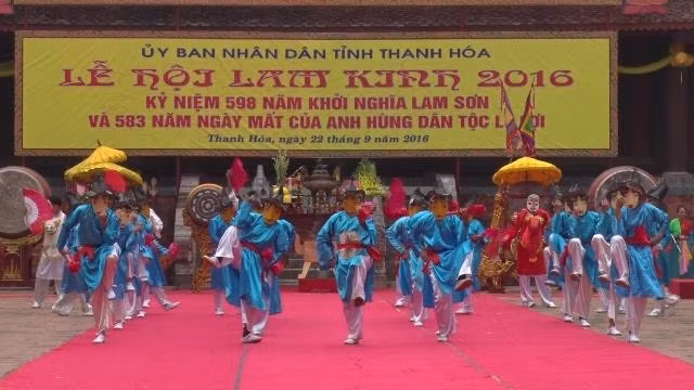 Điệu múa, diễn trò tại lễ hội Lam Kinh 2016.