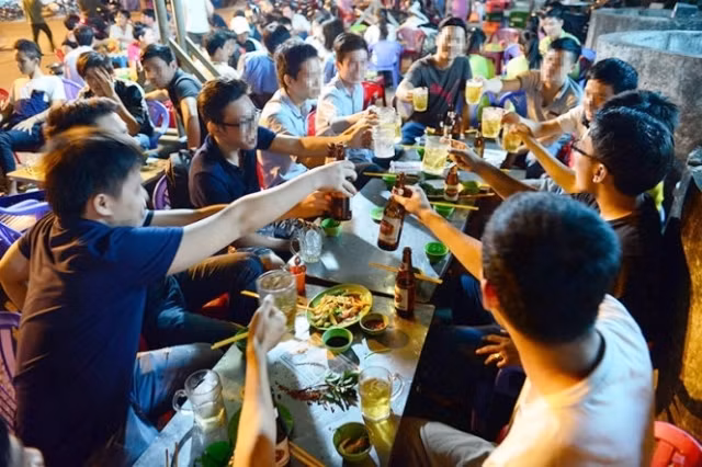Mùa ăn cỗ